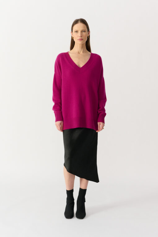 cashmere sweater with a v-neck amaranth color