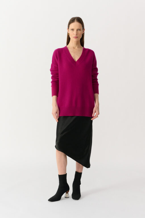 cashmere sweater with a v-neck amaranth color