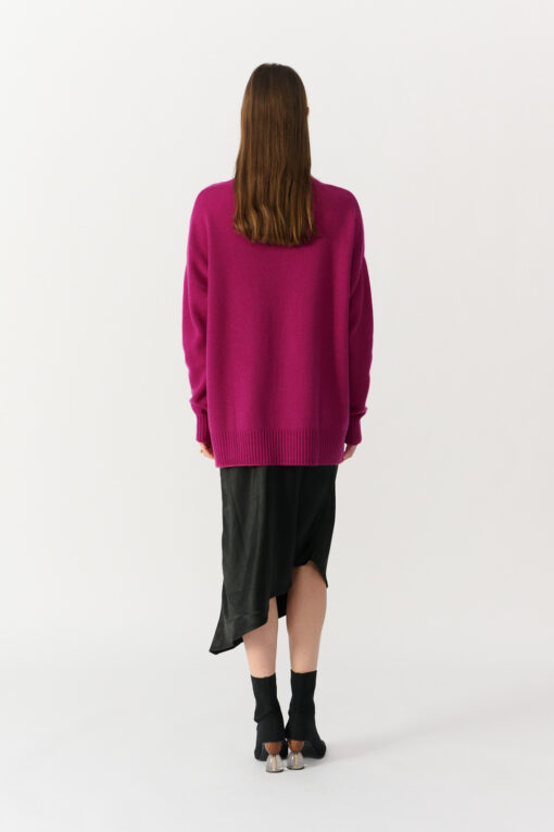 kaszmirowy sweter z dekoltem w serek kolor amarant