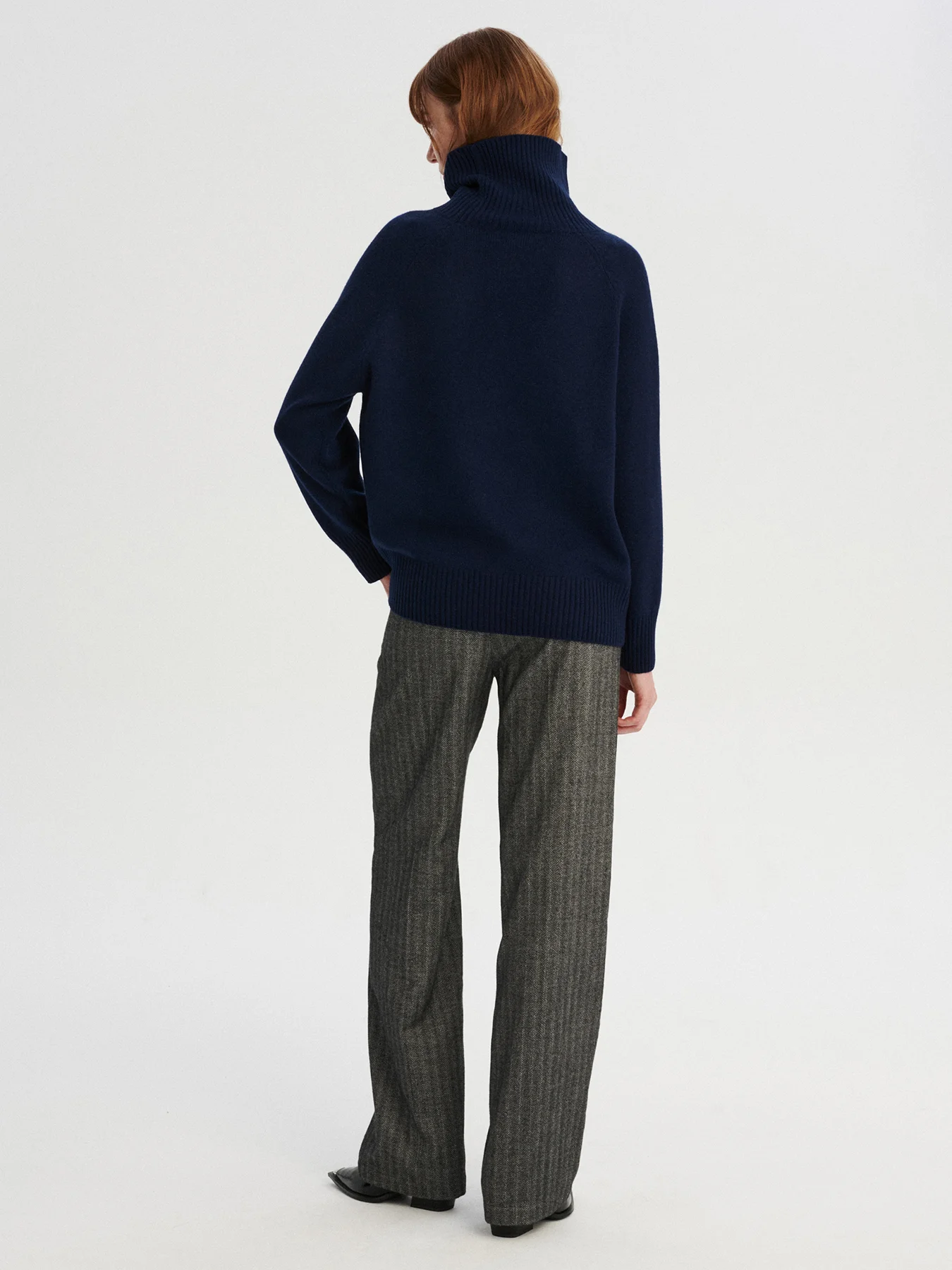 <span class="title-first-word">MINO</span> kaszmirowy golf granat - obrazek 6