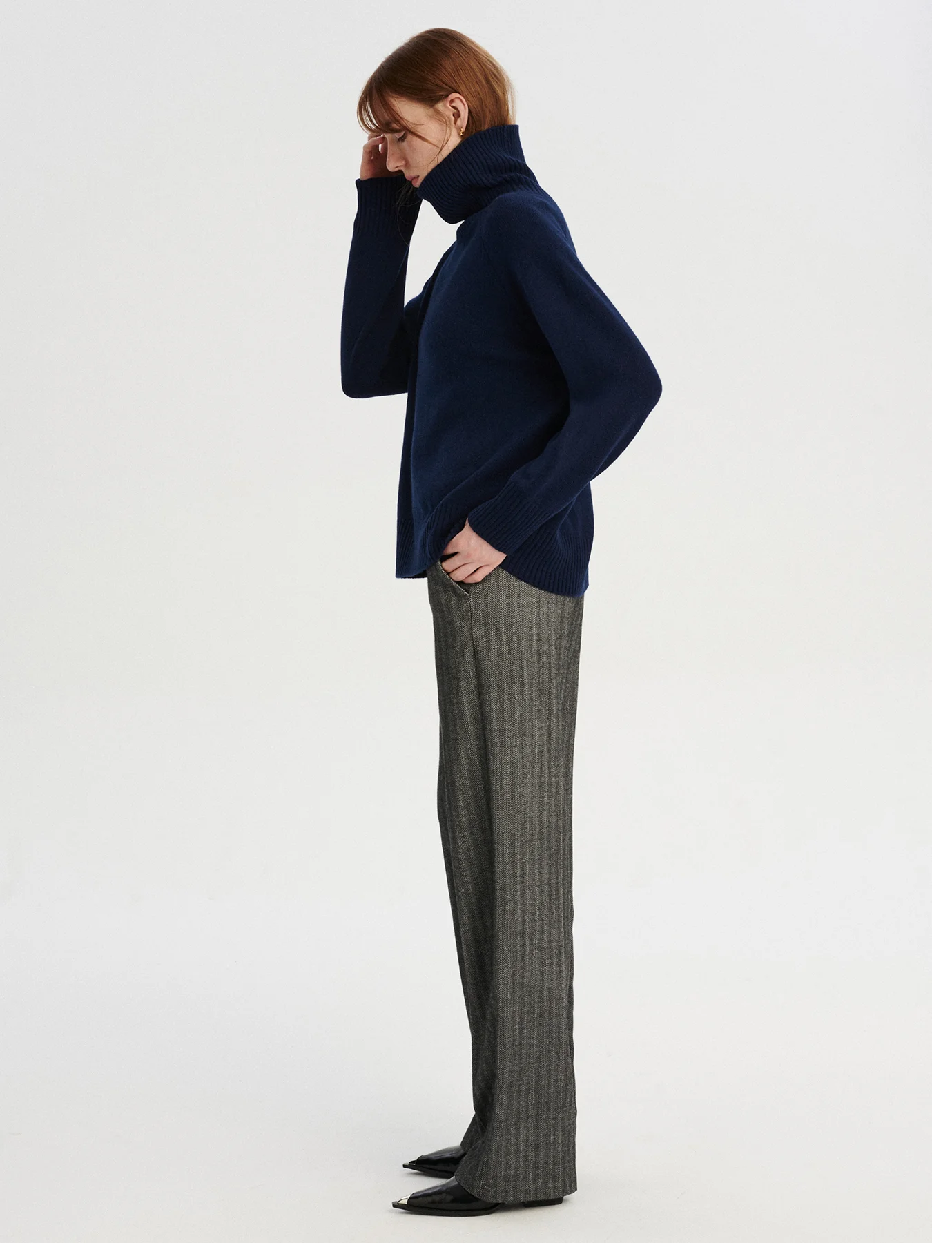 <span class="title-first-word">MINO</span> kaszmirowy golf granat - obrazek 5