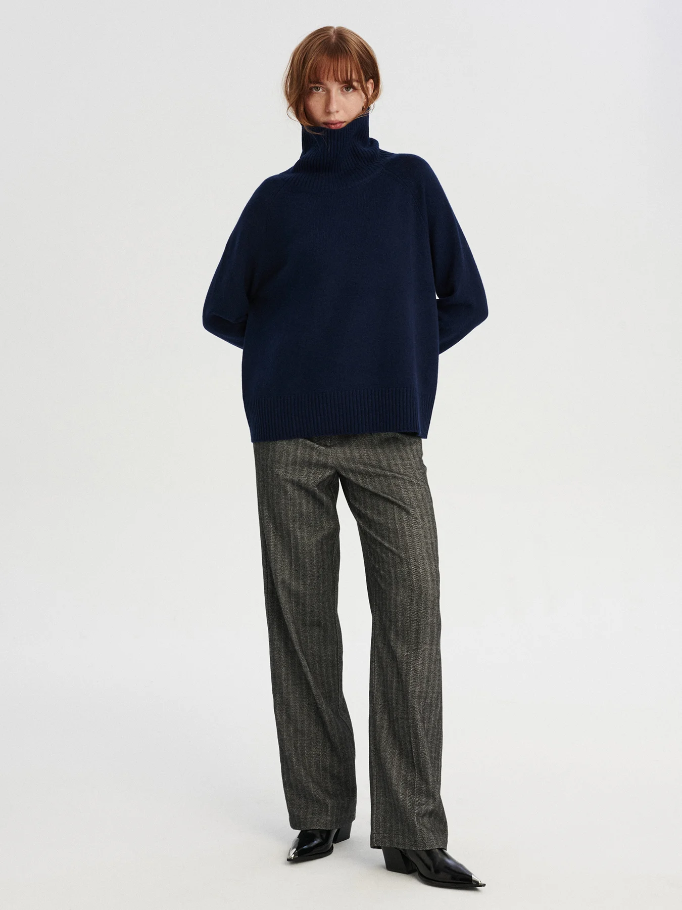 <span class="title-first-word">MINO</span> kaszmirowy golf granat - obrazek 3