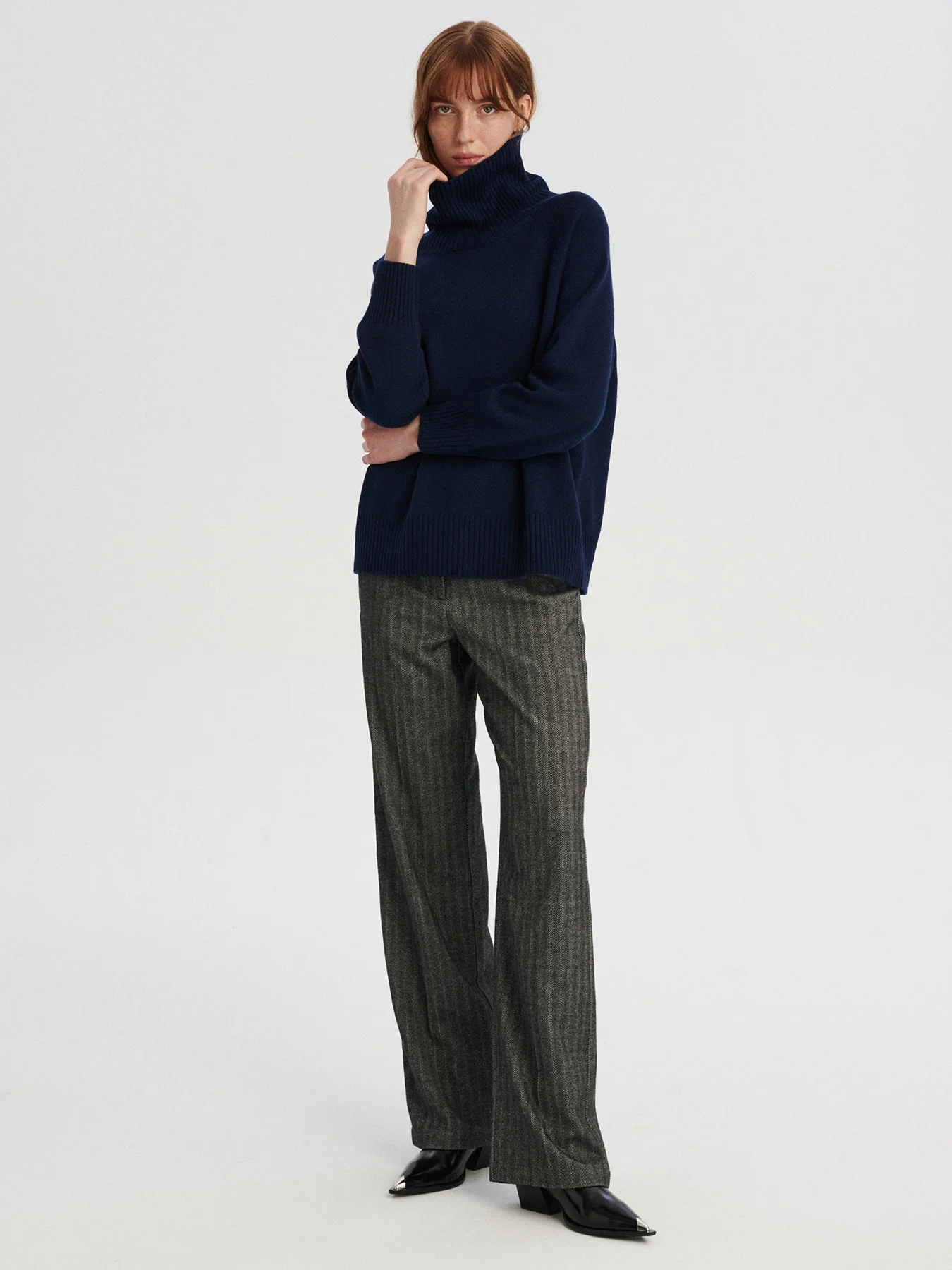 <span class="title-first-word">MINO</span> kaszmirowy golf granat - obrazek 4