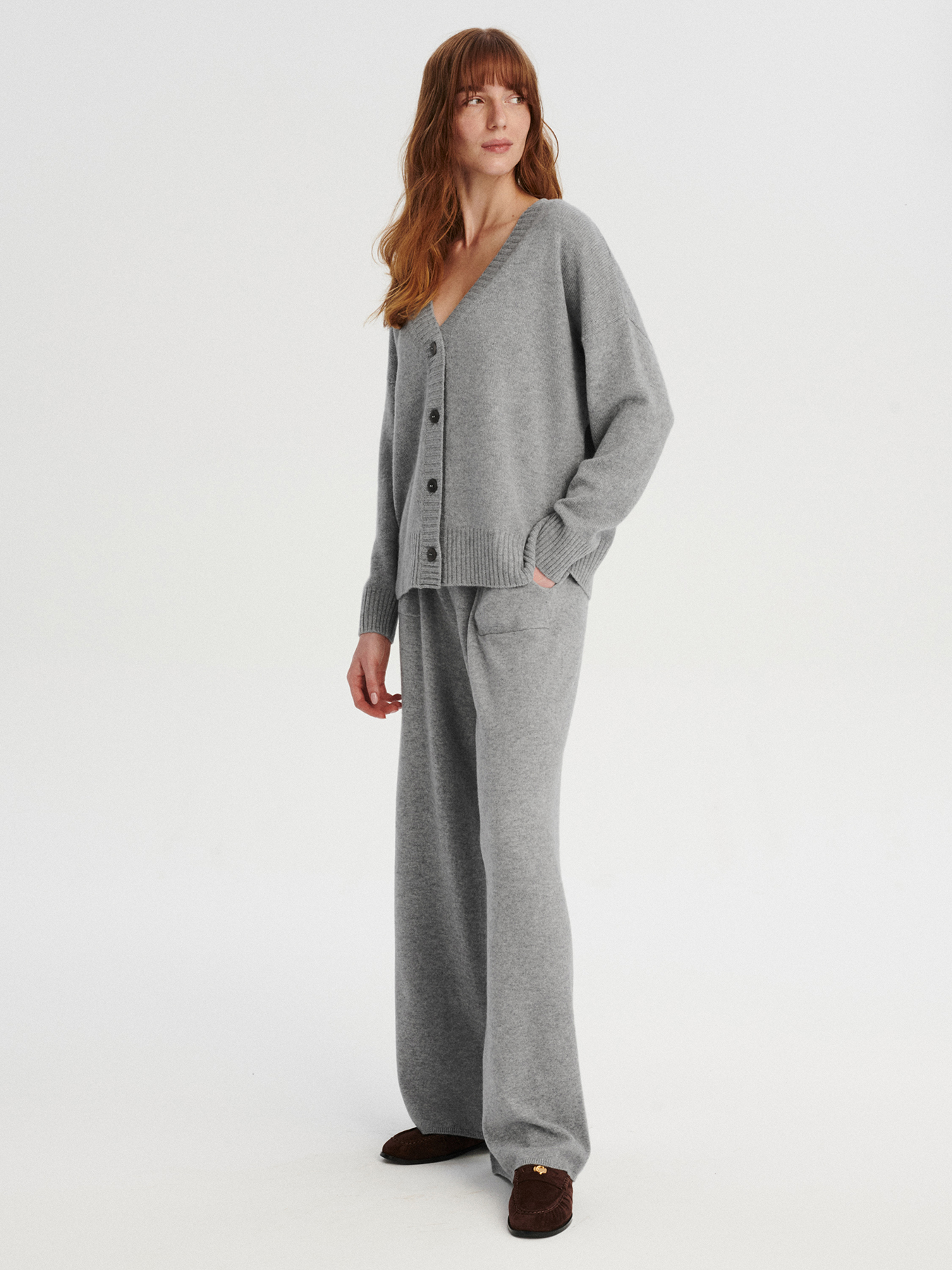 <span class="title-first-word">TULO</span> cashmere cardigan sweater light grey - Image 5