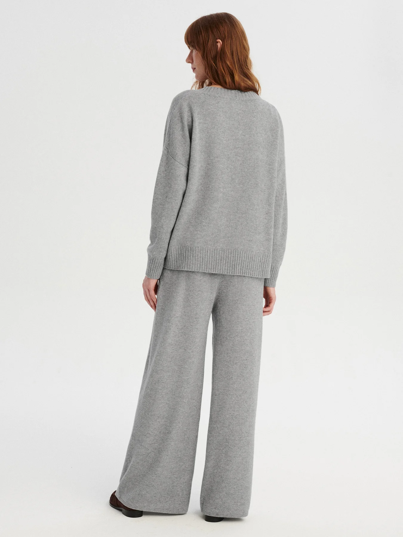 <span class="title-first-word">TULO</span> cashmere cardigan sweater light grey - Image 7