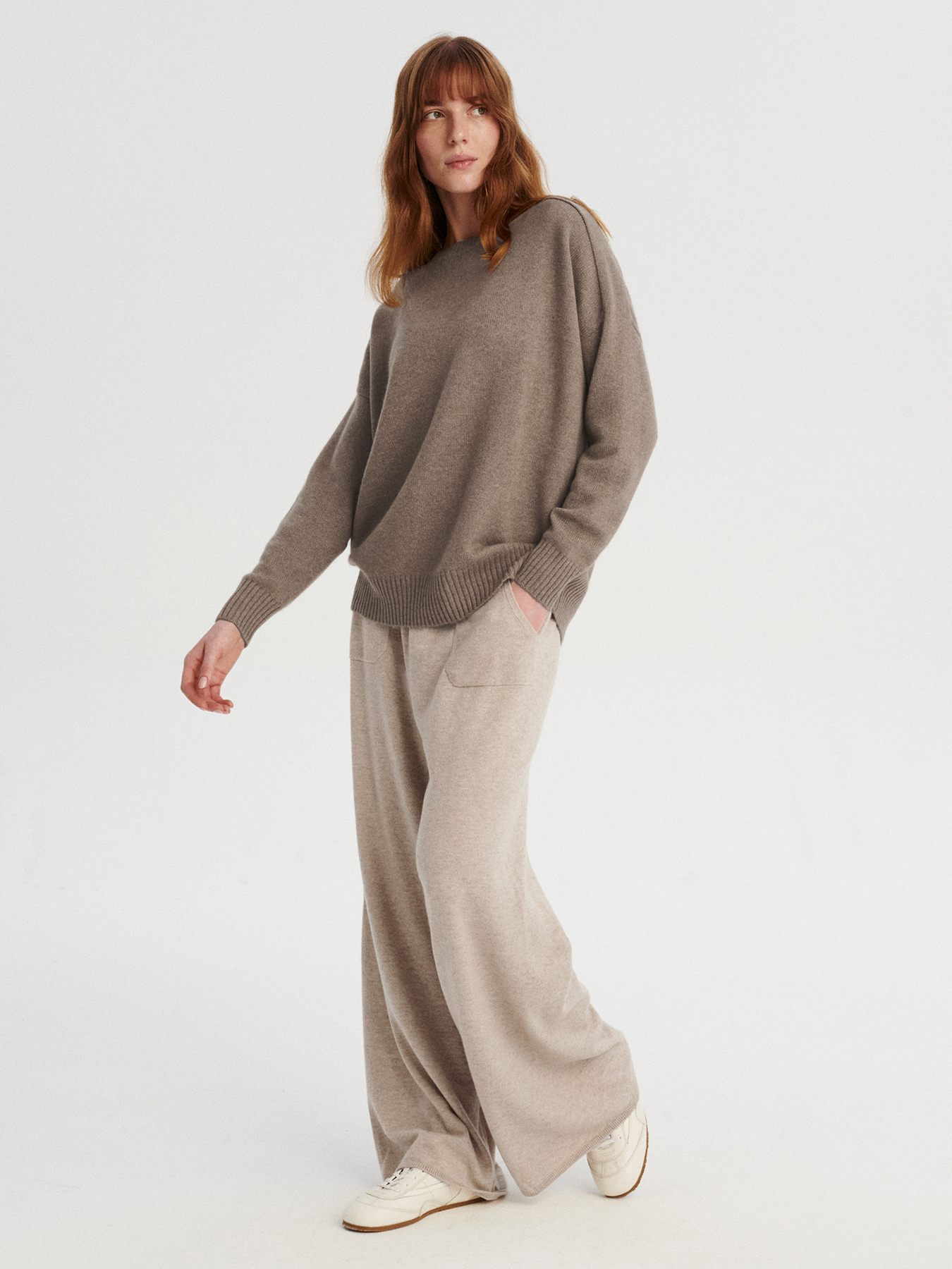 <span class="title-first-word">FIGO</span> kaszmirowy sweter raglan mokka - obrazek 3