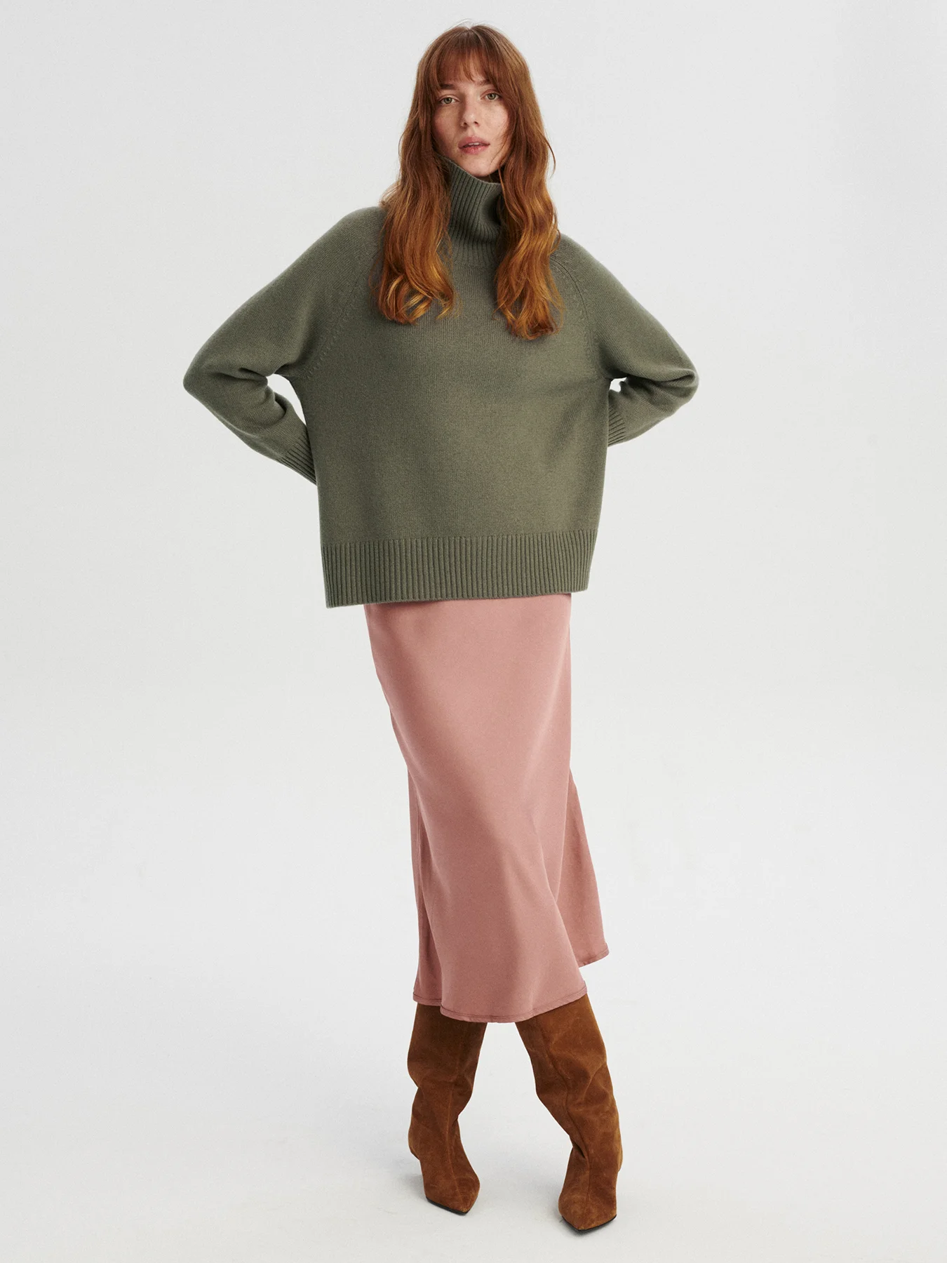 <span class="title-first-word">MINO</span> kaszmirowy golf oliwka - obrazek 3