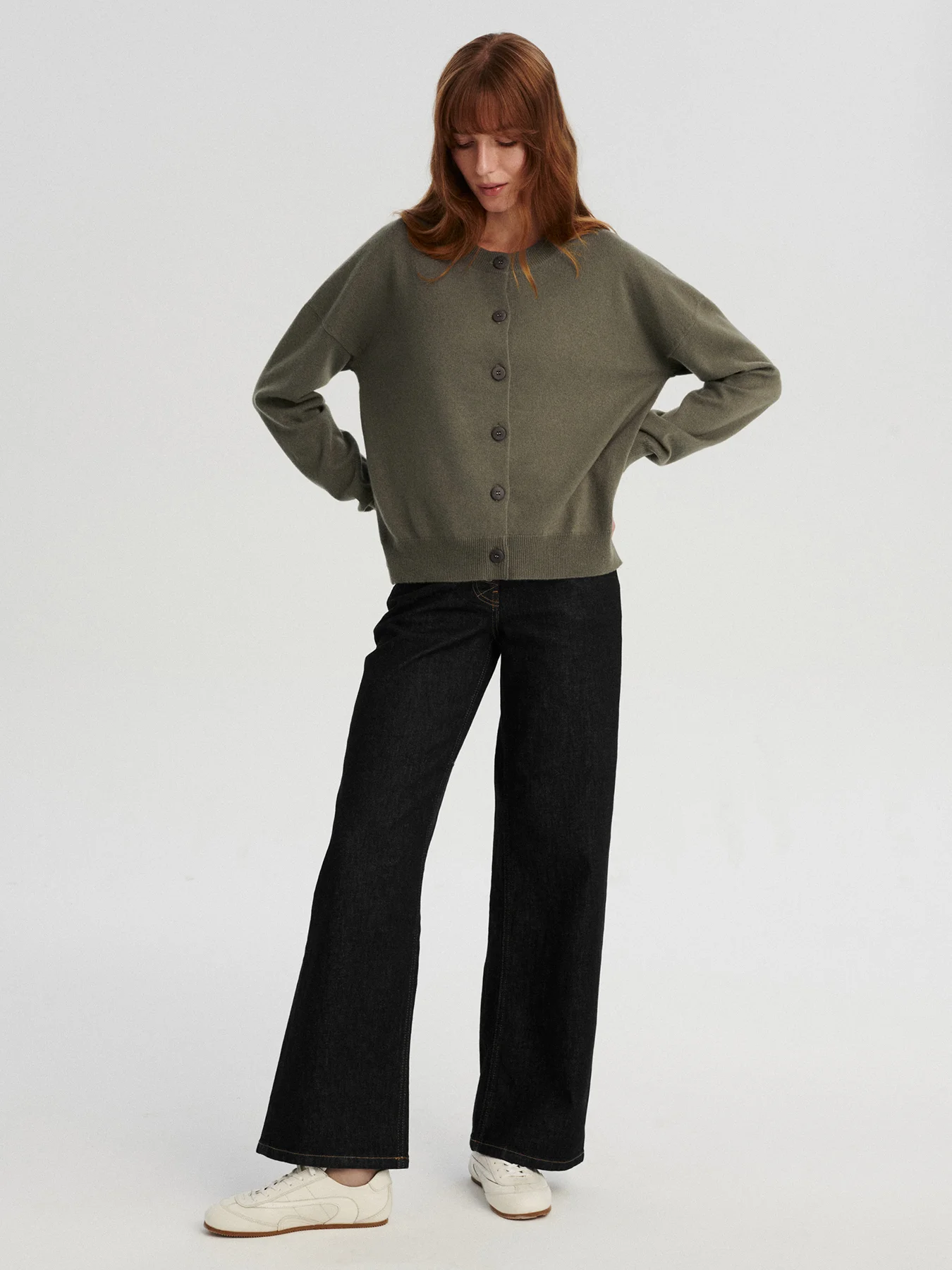 kaszmirowy krótki kardigan w kolorze oliwkowym