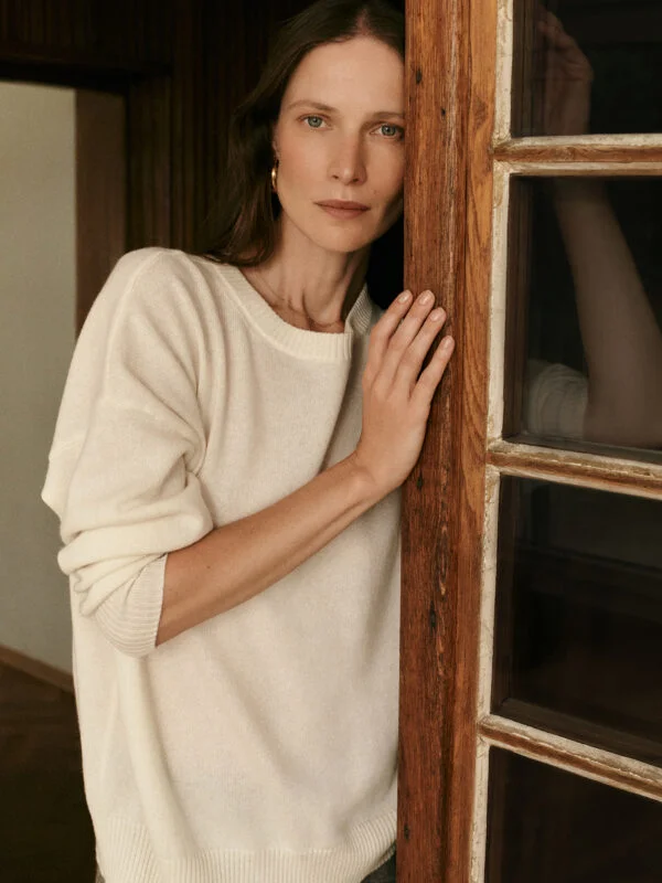 SELA kaszmirowy sweter z okrągłym dekoltem krem