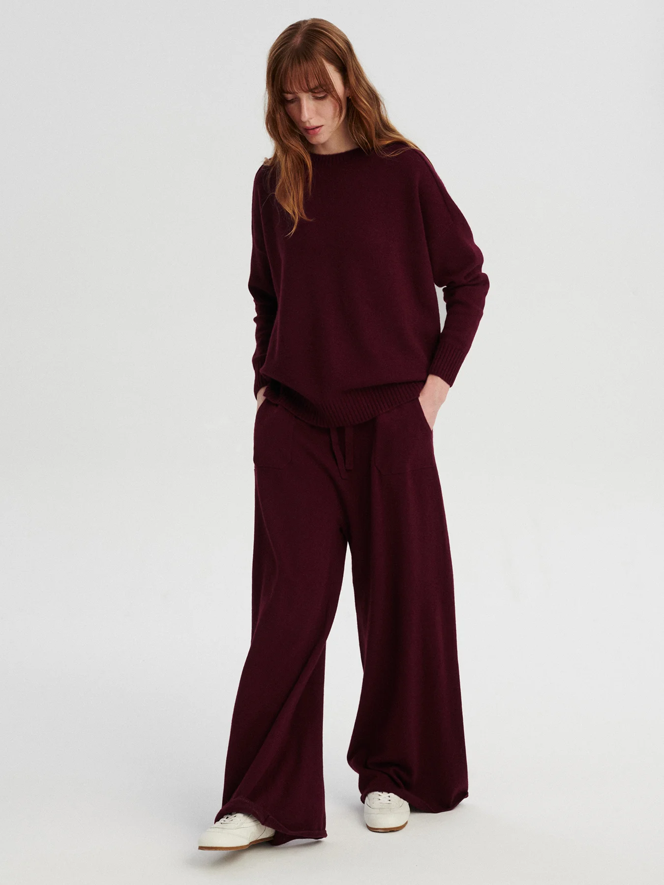 kaszmirowy raglan i spodnie burgund bordo