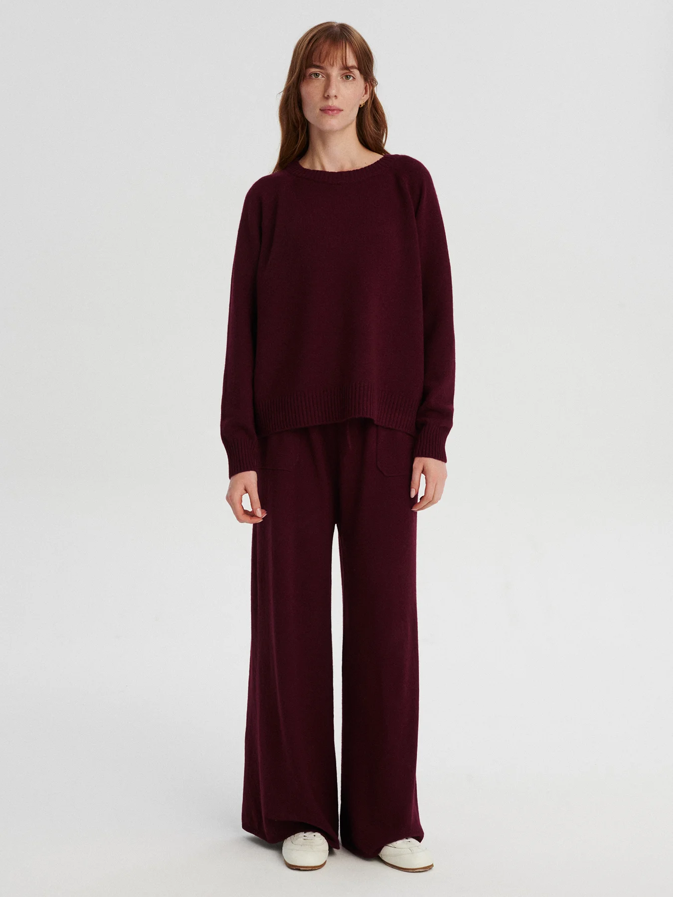 kaszmirowe spodnie w kolorze burgundu bordo
