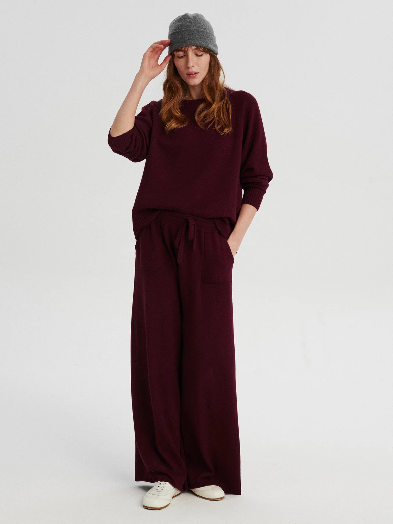 kaszmirowe spodnie w kolorze burgundu bordo