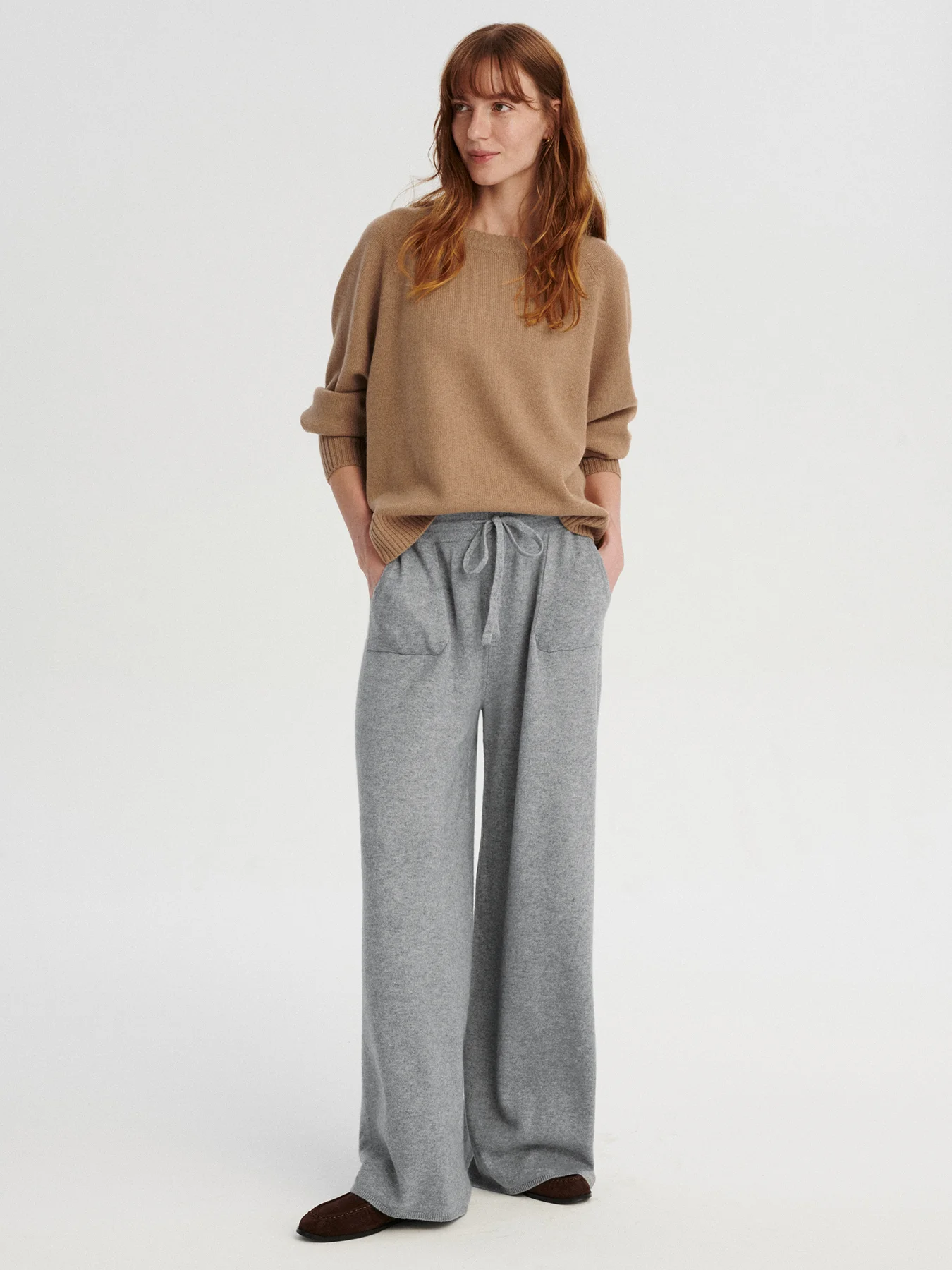 kaszmirowy krótki raglan w kolorze camel