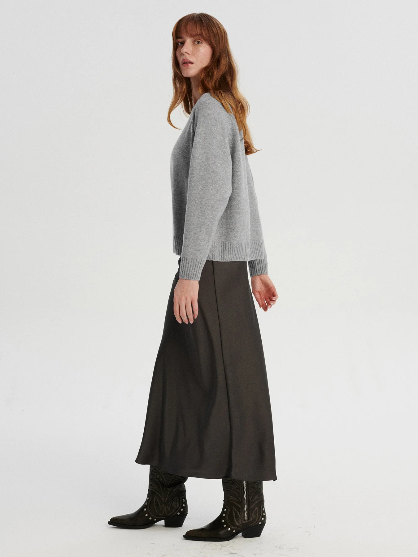 kaszmirowy krótki raglan w kolorze jasnoszarym