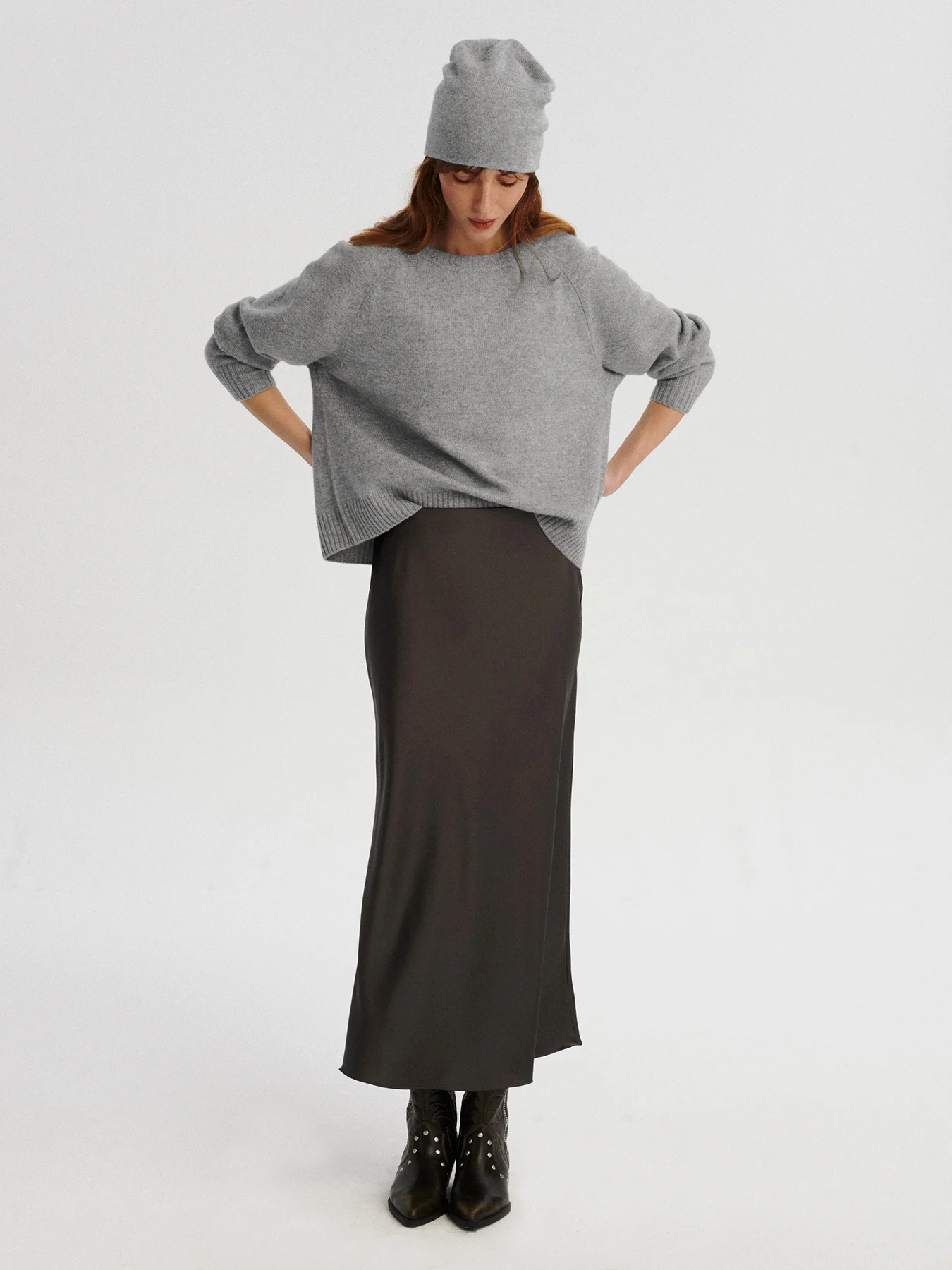 kaszmirowy krótki raglan w kolorze jasnoszarym