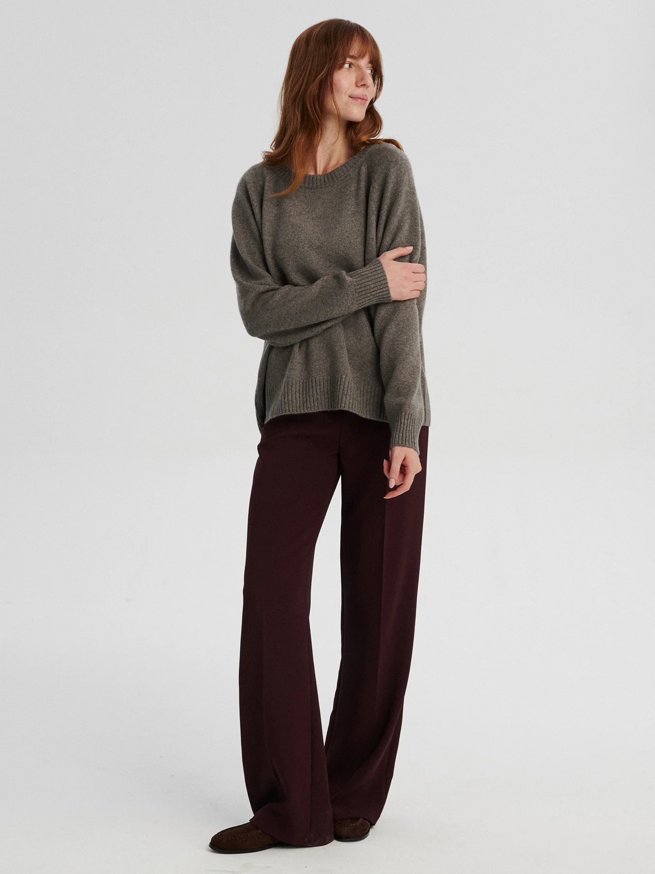 <span class="title-first-word">FIKA</span> kaszmirowy sweter raglan taupe - obrazek 3