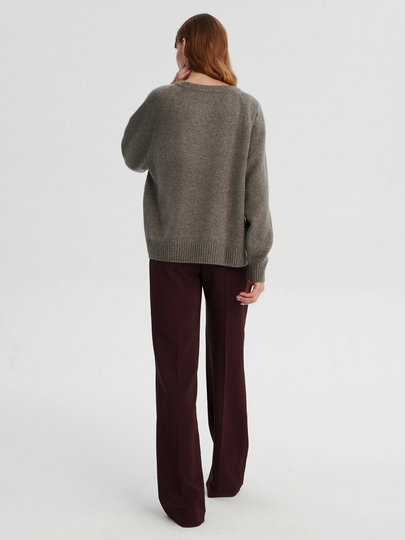<span class="title-first-word">FIKA</span> kaszmirowy sweter raglan taupe - obrazek 5