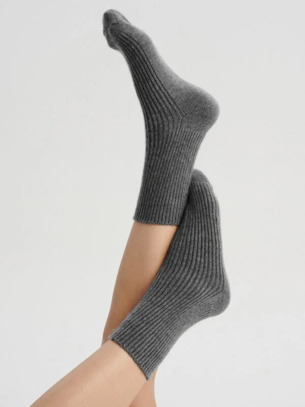 kaszmirowe skarpetki w kolorze ciemnoszarym