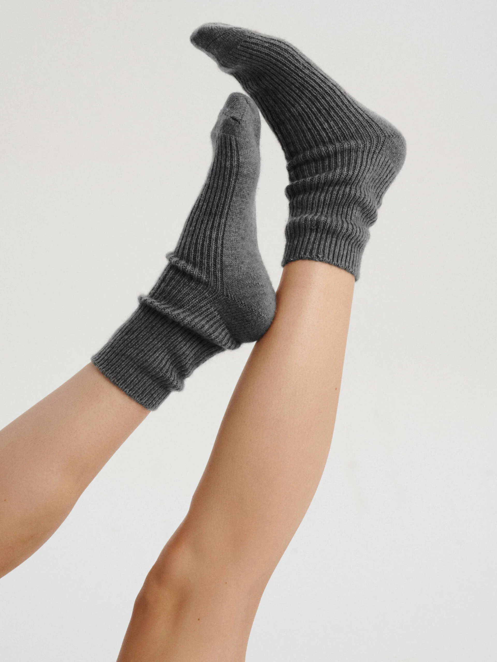 kaszmirowe skarpetki w kolorze ciemnoszarym