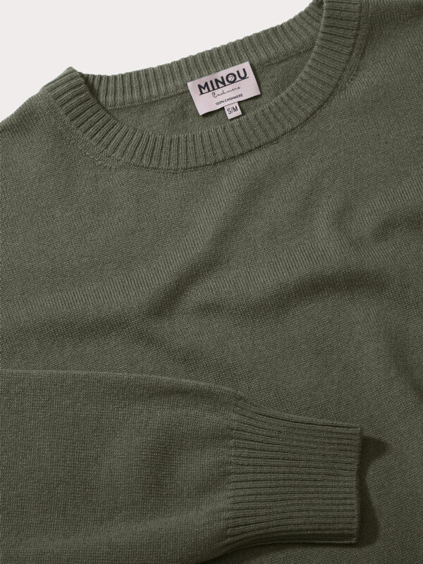 kaszmirowy sweter z okrągłym dekoltem w kolorze oliwka