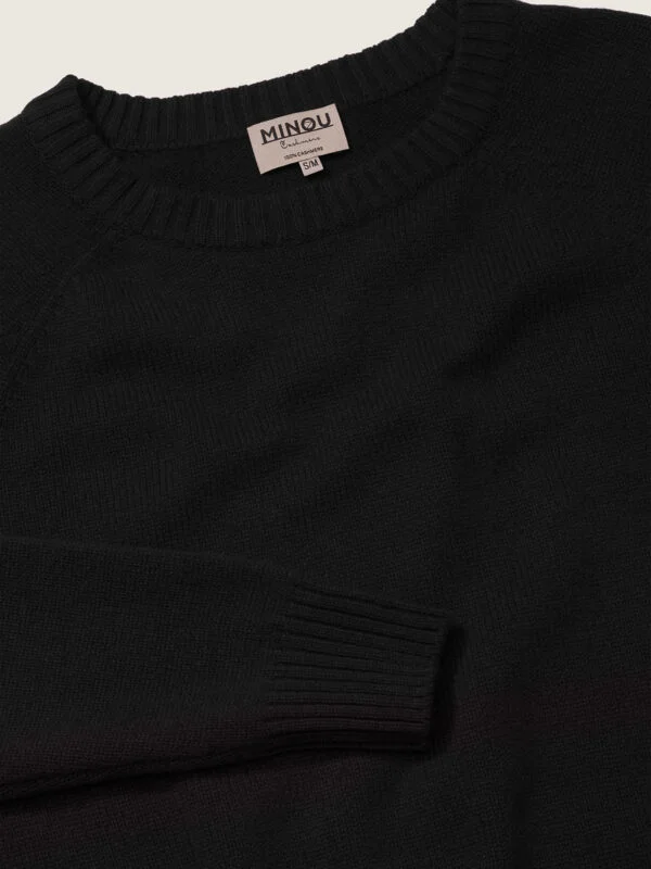 kaszmirowy krótki raglan czarny