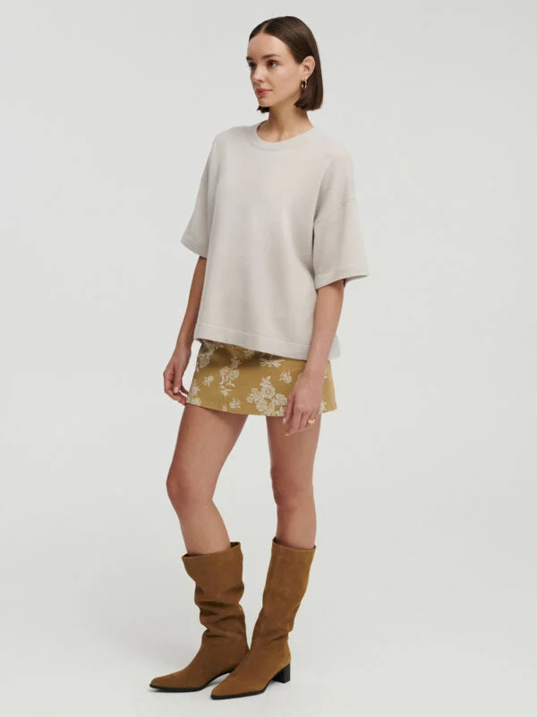 kaszmirowy t-shirt w kolorze perłowo szarym