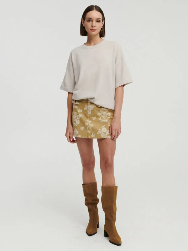 kaszmirowy t-shirt w kolorze perłowo szarym