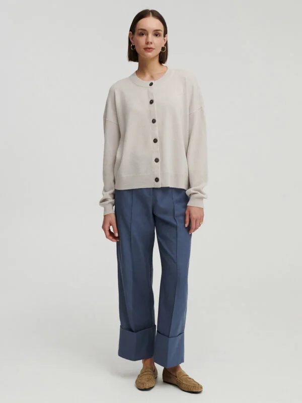 kaszmirowy krótki kardigan w kolorze perłowym szarym