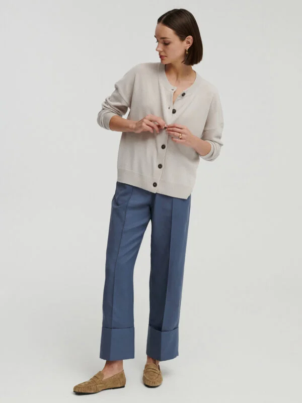 kaszmirowy krótki kardigan w kolorze perłowym szarym