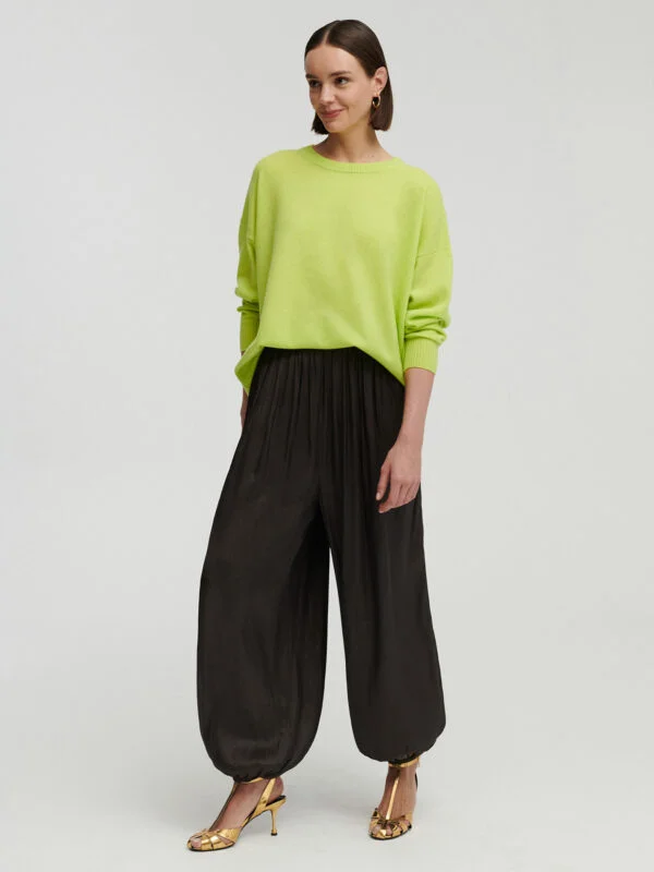 kaszmirowy sweter z okrągłym dekoltem, długim rękawem w kolorze limonki